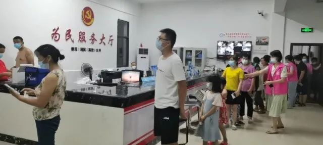 DƬ